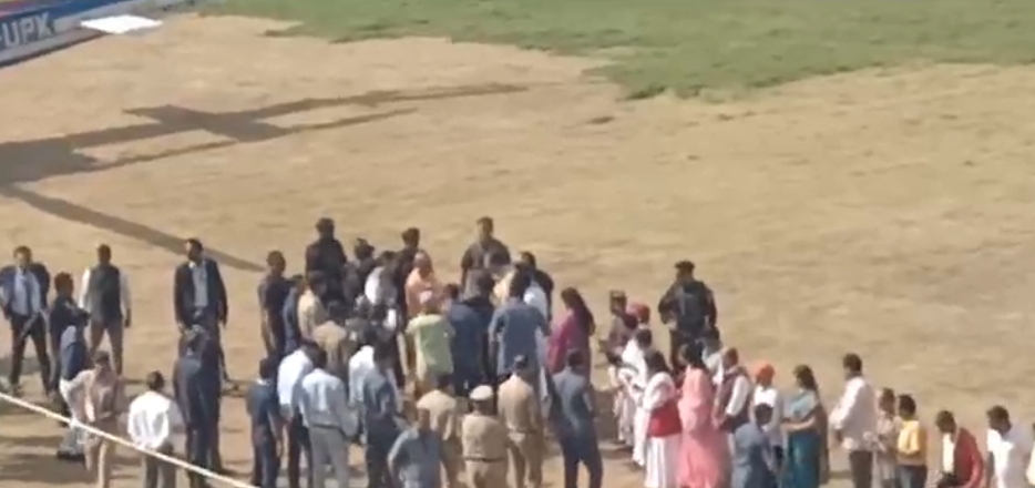 उप्र के मुख्यमंत्री योगी और मुख्यमंत्री धामी मध्य क्षेत्रीय परिषद की बैठक में शामिल होने के लिए पहुंचे नरेंद्र नगर