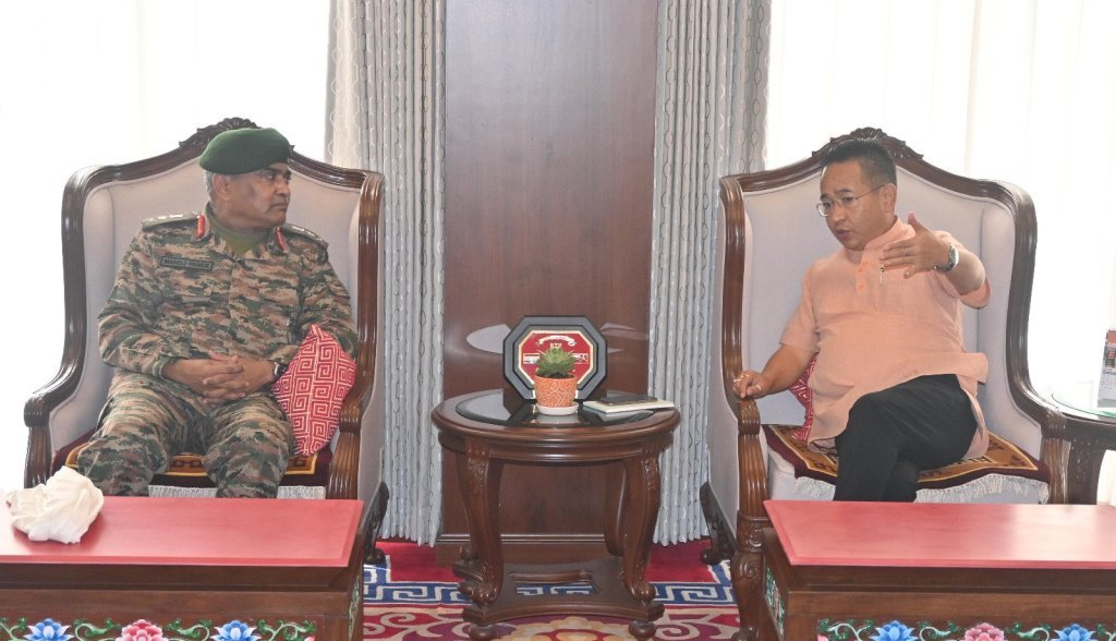 सेना प्रमुख जनरल मनोज पांडे ने सिक्किम में आपदा प्रभावित क्षेत्रों का दौरा