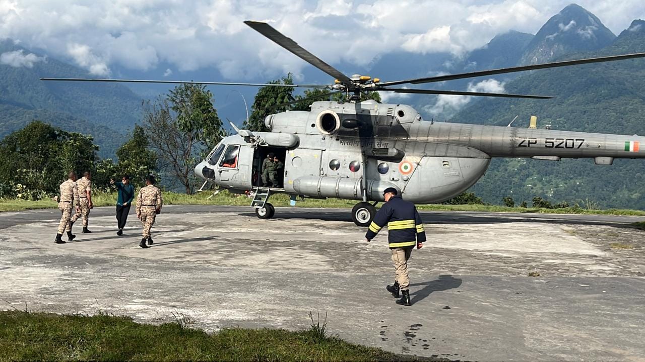 सिक्किम में फंसे पर्यटकों को निकालने के लिए वायुसेना ने अभियान तेज किया