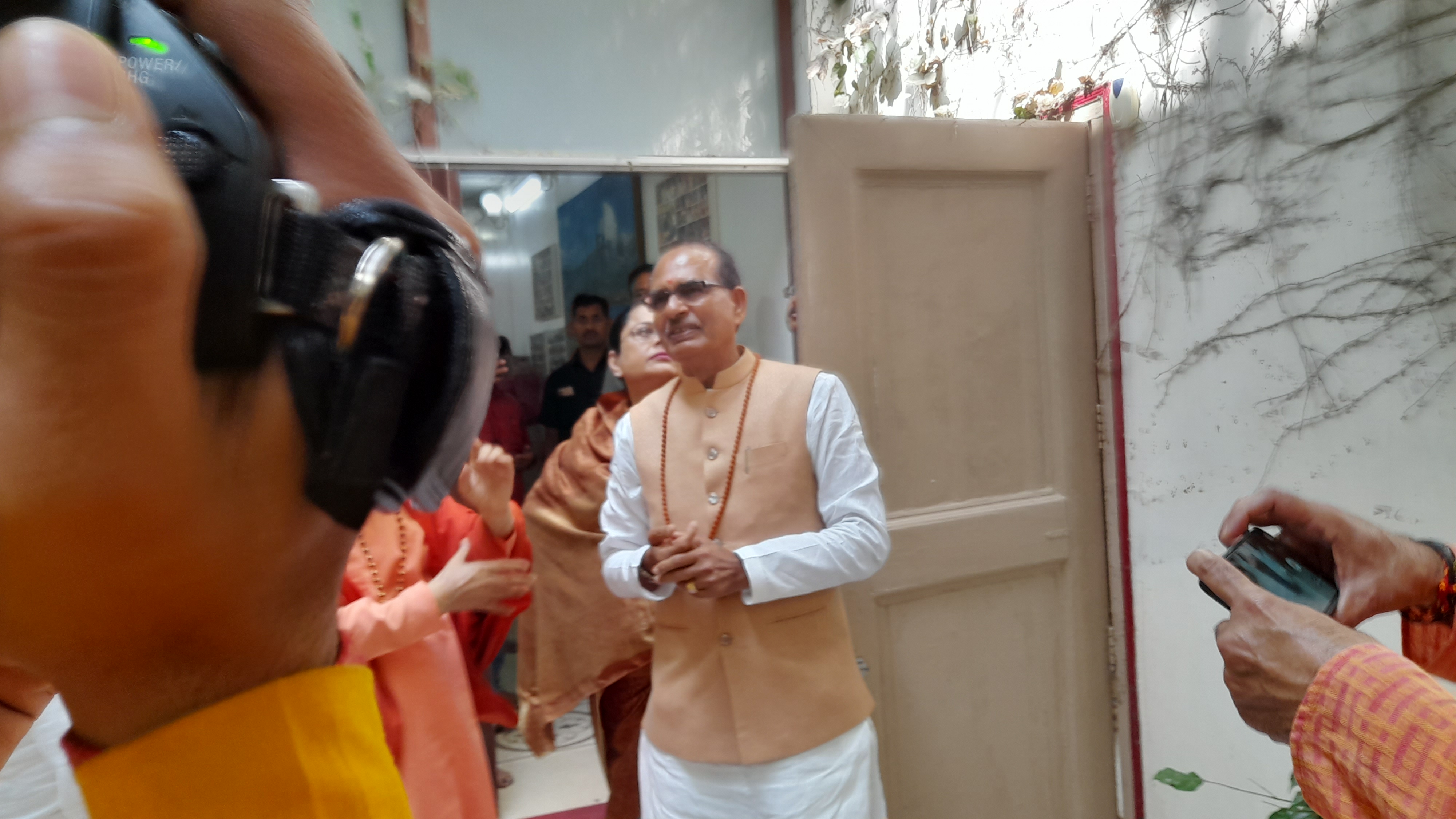 मध्य प्रदेश में प्रधानमंत्री मोदी के आशीर्वाद से भाजपा पूर्ण बहुमत के साथ बनाएगी सरकार : शिवराज