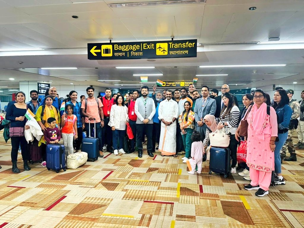 ऑपरेशन अजय की पांचवीं फ्लाइट इजरायल से पहुंची नई दिल्ली, लगे भारत माता की जय के नारे