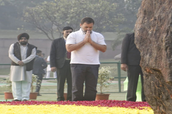 भारत के लिए इंदिरा गांधी जन नेता व प्रधानमंत्री थीं, मेरे लिए मेरी शिक्षक : राहुल