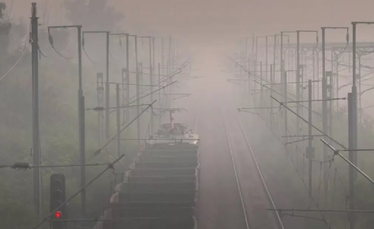 दिल्ली की 'हवा' में सुधार नहीं, घुला है जहर