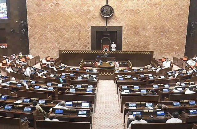 जम्मू-कश्मीर से जुड़े दो विधेयकों को मिली संसद की मंजूरी