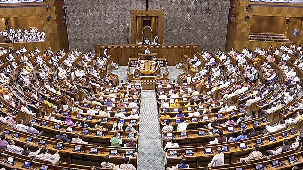 लोकसभा में हंगामा करने पर कांग्रेस के पांच सांसद शीतकालीन सत्र के लिए निलंबित