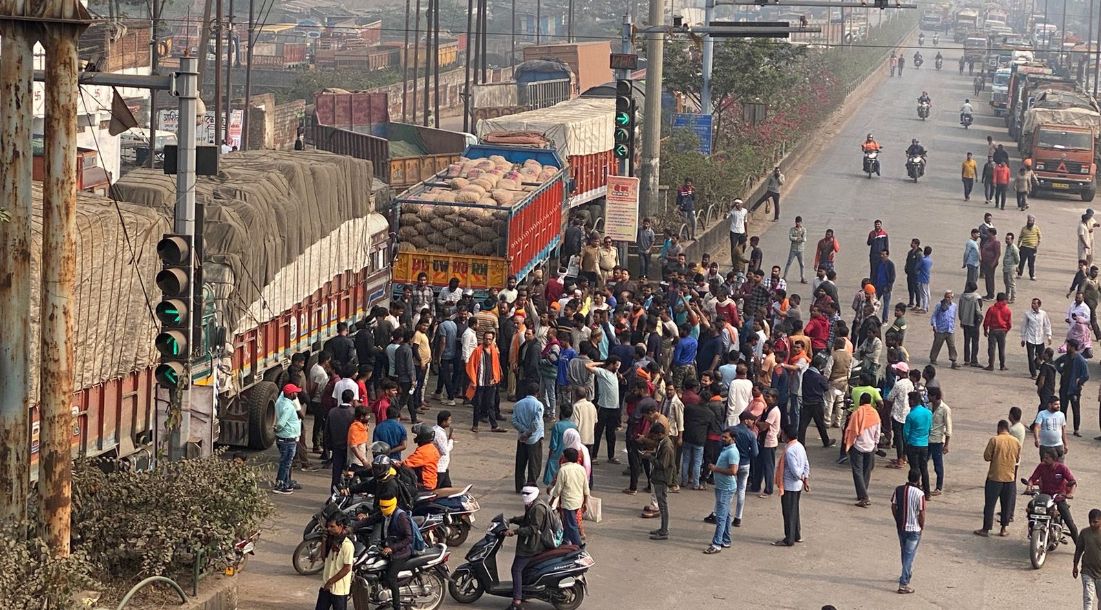 नए कानून का किया विरोध प्रदर्शन 