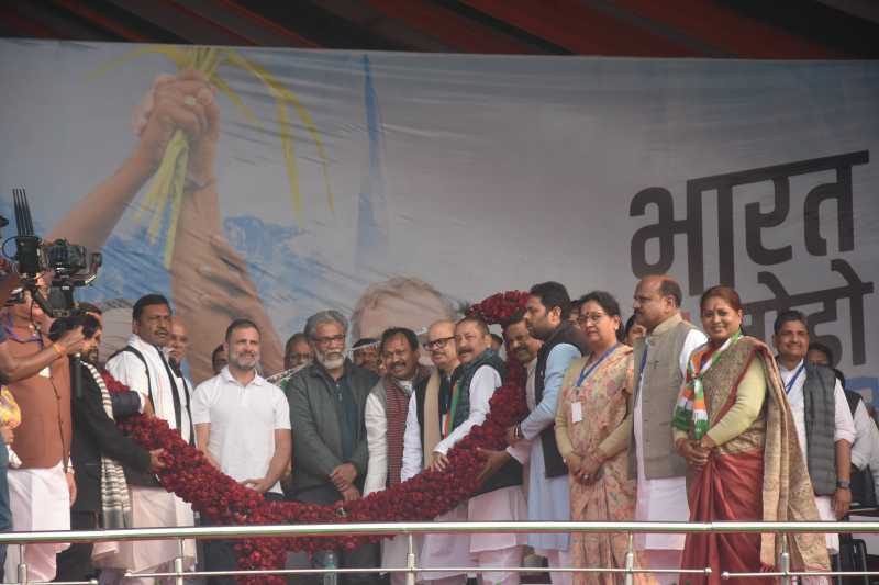 बिहार के पूर्णिया में राहुल गांधी ने पिछड़े वर्ग की हिमायत की, केंद्र सरकार पर साधा निशाना