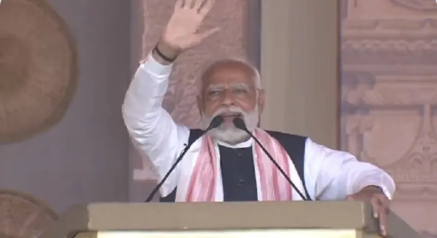 उप्र के इटावा में वीर जवान को अंतिम विदाई देने उमड़ी भीड़