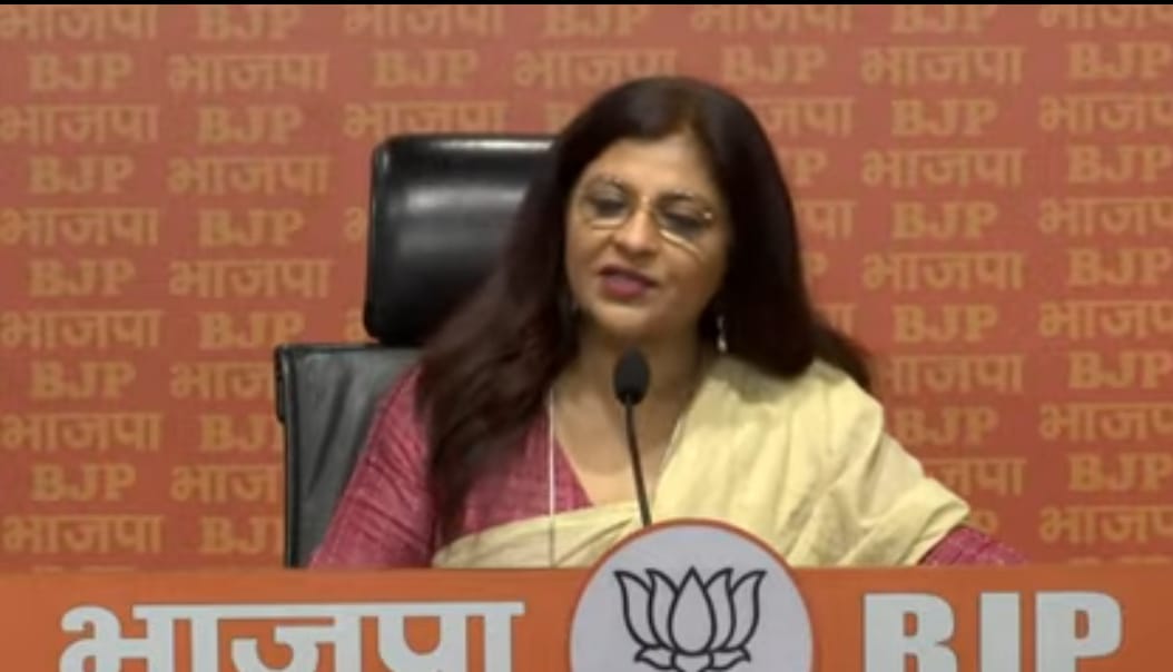 भाजपा ने अरविंद केजरीवाल पर साधा निशाना, कहा- अपनी मौज के लिए दिल्ली सरकार के पैसों से हो रहा है टूरिज्म