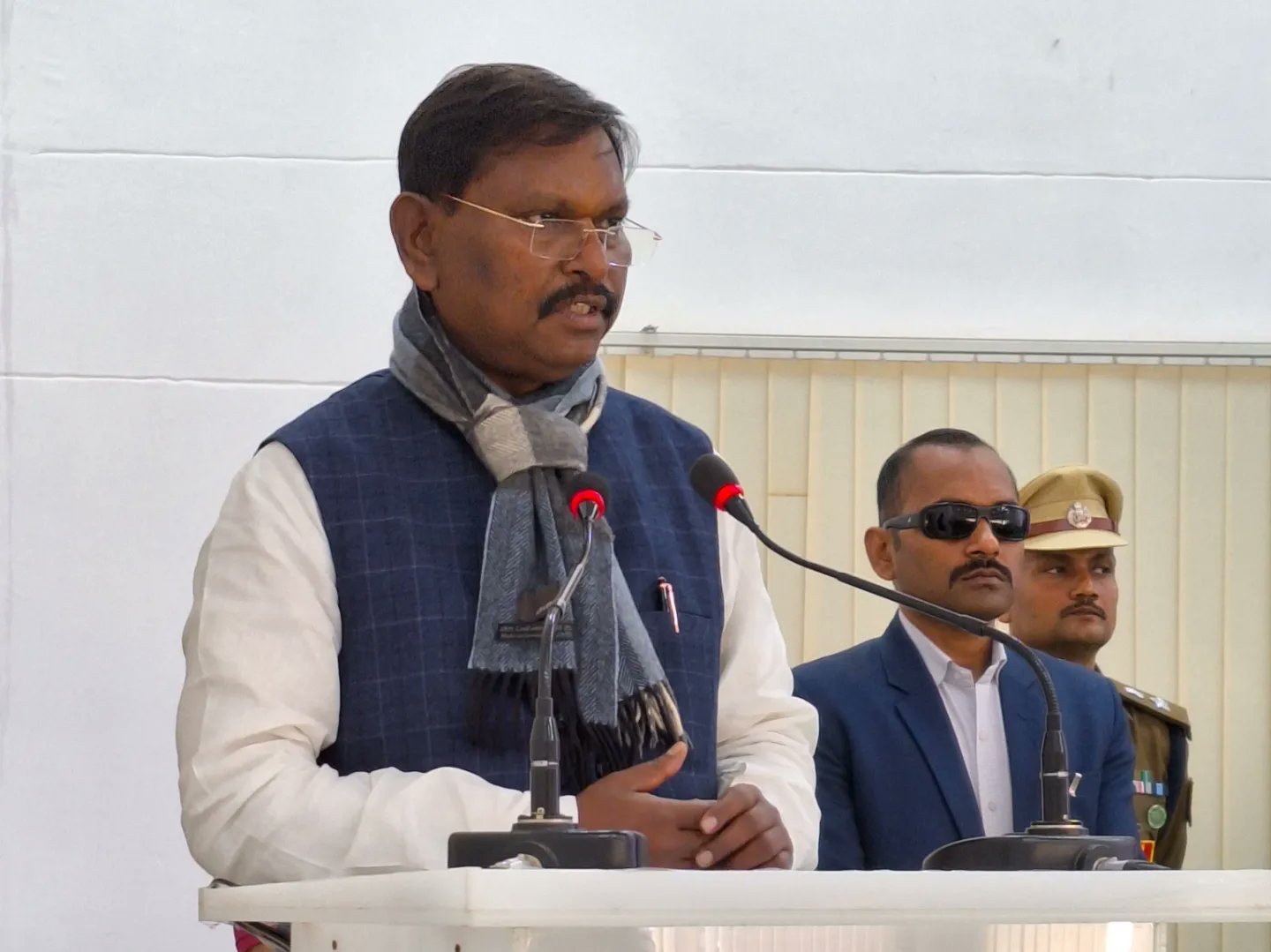 किसानों से बातचीत जारी रखेगी सरकार: मुंडा