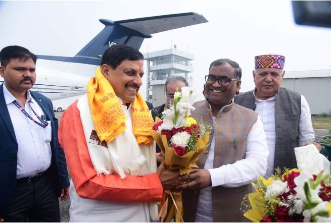 मध्य प्रदेश के मुख्यमंत्री मोहन यादव आजमगढ़ पहुंचे