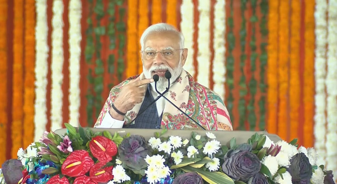 सरकार अब किसी परिवार की नहीं, बल्कि जम्मू-कश्मीर की सेवा कर रही है : प्रधानमंत्री