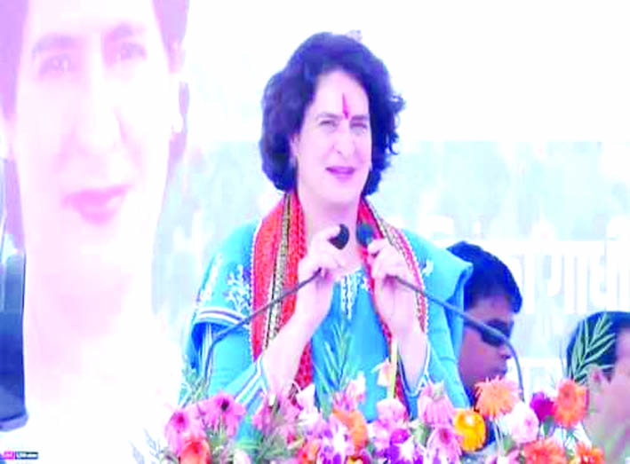भाजपा पर भड़की प्रियंका, बोलीं- मोदी सरकार ने कारखानों को बड़े-बड़े उद्योगपतियों को सौंप दिया