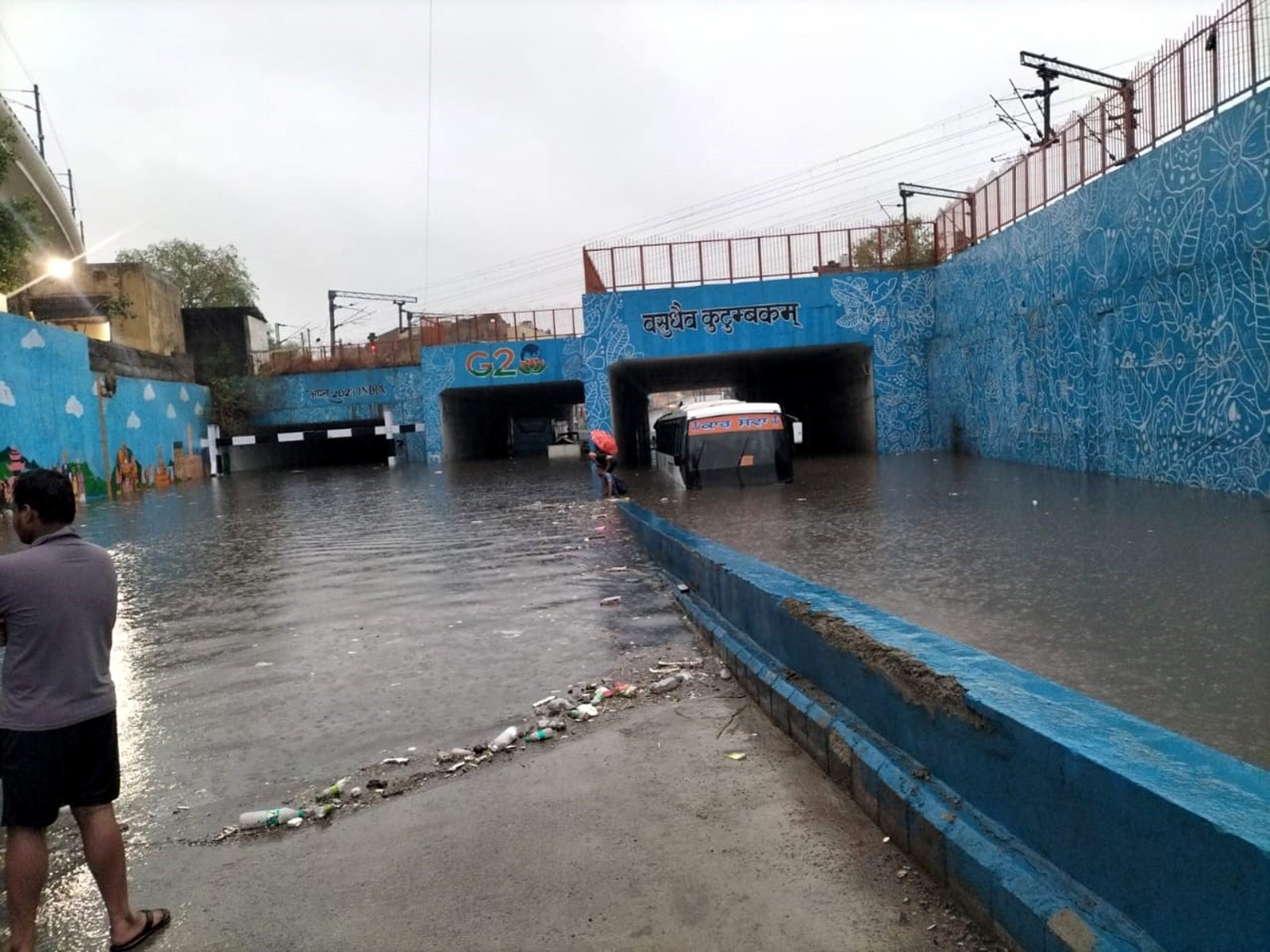 मानसून की पहली बारिश में दिल्ली पानी-पानी