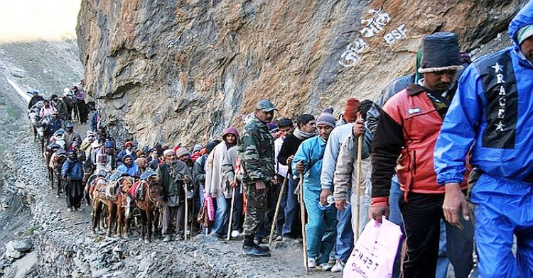 कड़ी सुरक्षा के बीच 4,885 यात्रियों का 14वां जत्था जम्मू से अमरनाथ रवाना