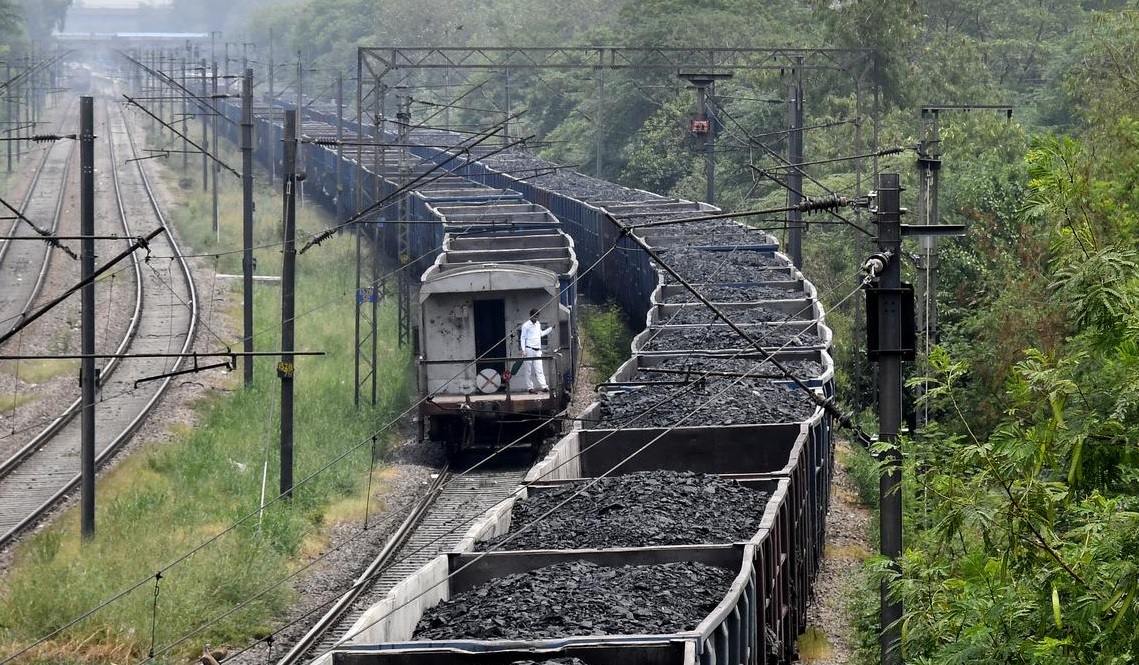 तेलंगाना में मालगाड़ी के 11 डिब्बे पटरी से उतरे, आवागमन प्रभावित, 31 ट्रेनें रद्द 