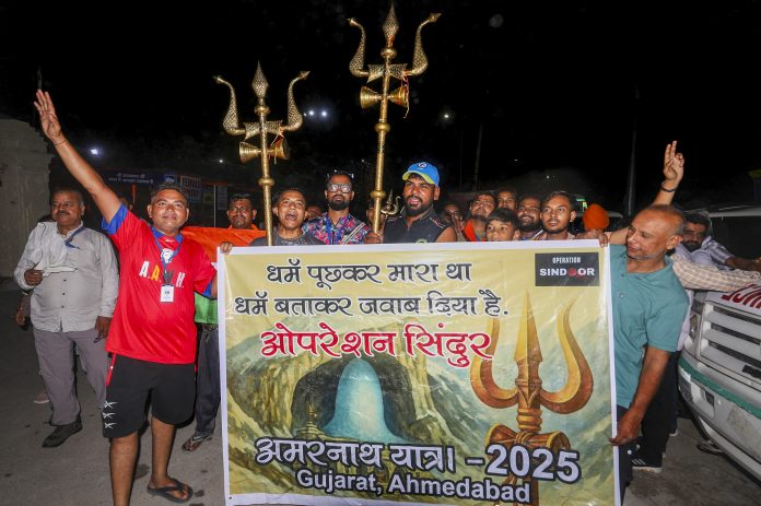  अमरनाथ यात्रा के लिए तीर्थयात्रियों का दूसरा जत्था जम्मू से रवाना