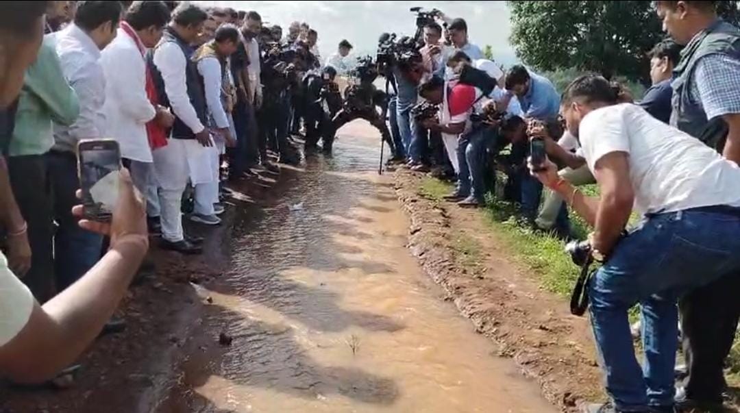 भाजपा प्रशिक्षण शिविर : मैनपाट पहुंचे केंद्रीय मंत्री शिवराज सिंह चौहान, उल्टापानी में लगाया सिंदूर का पौधा