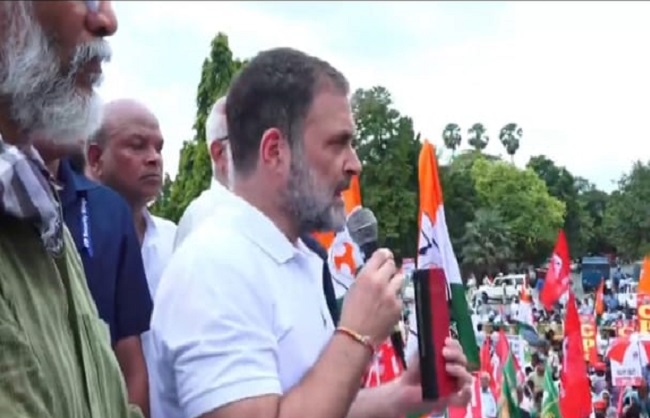 महाराष्ट्र की तरह बिहार में भी मतों की चोरी की कोशिश हो रही है : राहुल गांधी