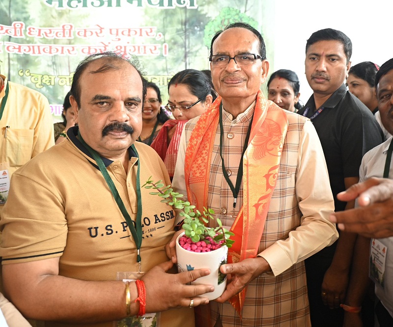 प्रधानमंत्री मोदी के नेतृत्व में ‘स्वच्छ भारत’ का सपना बना जन-जन का संकल्प : शिवराज सिंह चौहान