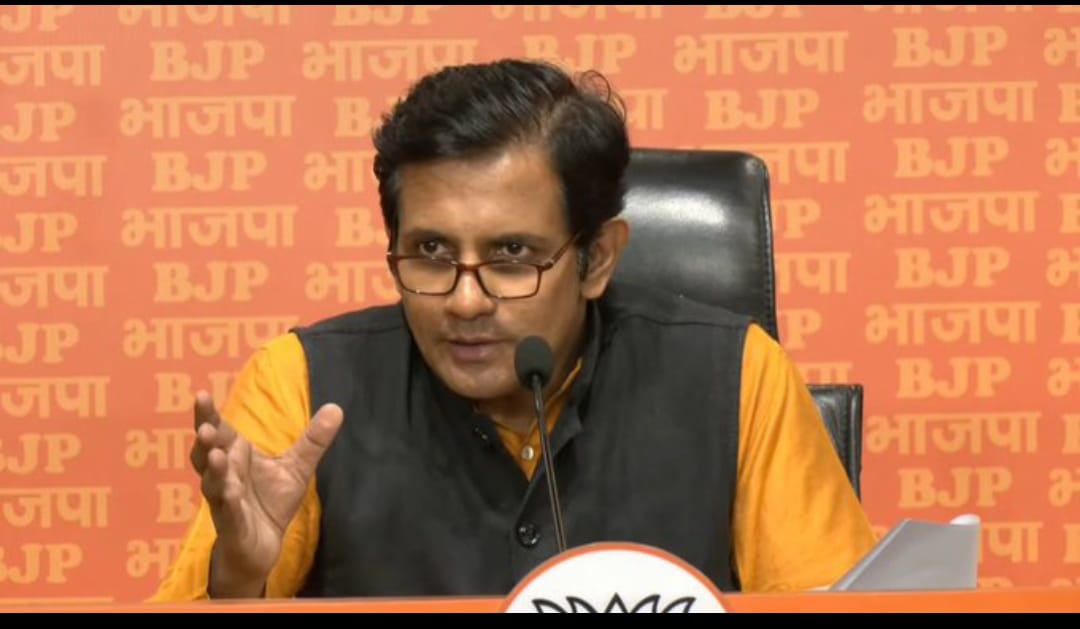  भाजपा ने राबर्ट वाड्रा का समर्थन करने पर राहुल गांधी पर साधा निशाना