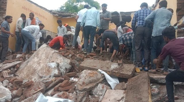  राजस्थान के झालावाड़ में स्कूल के एक हिस्से की छत ढही, 5 बच्चों की मौत, कई घायल अस्पताल में भर्ती