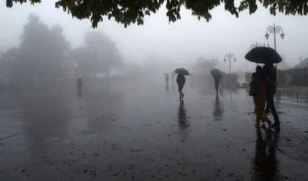 महाराष्ट्र में पुणे सहित कई जिलों में अगले 24 घंटों के लिए बारिश का 'रेड अलर्ट'