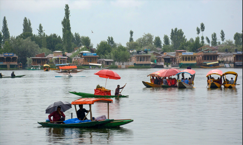 जम्मू-कश्मीर में गर्म, उमस भरा मौसम, बारिश की संभावना; जम्मू संभाग में अचानक बाढ़ की चेतावनी