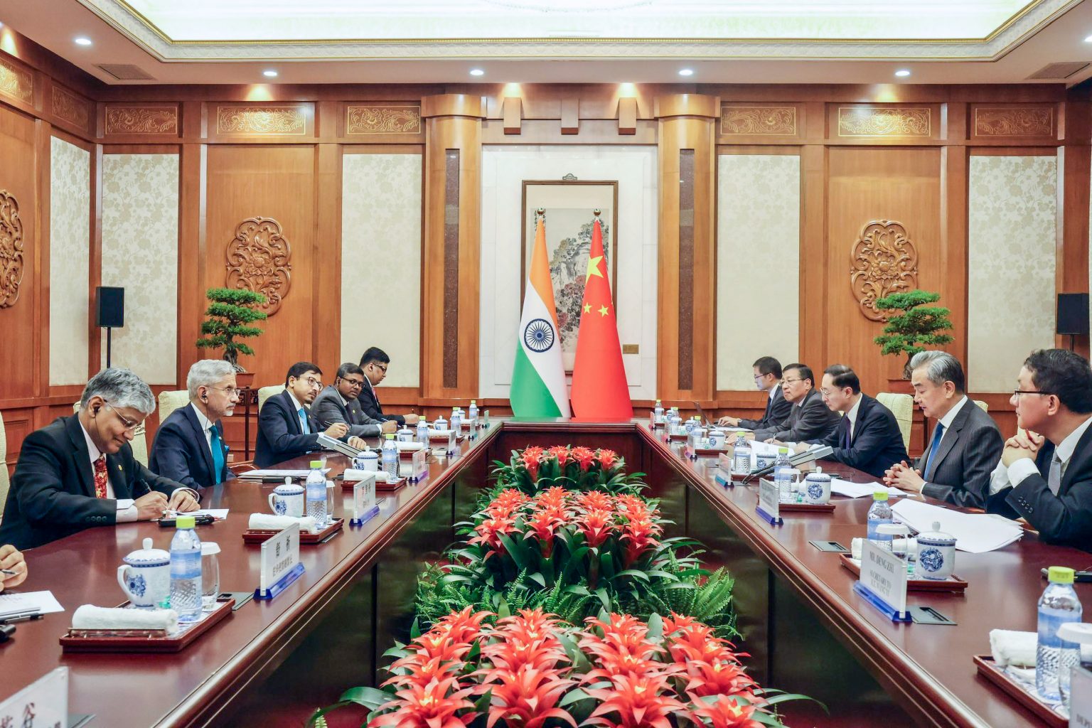 विदेश मंत्री डॉ. एस जयशंकर नई दिल्ली में चीनी समकक्ष वांग यी से करेंगे द्विपक्षीय वार्ता