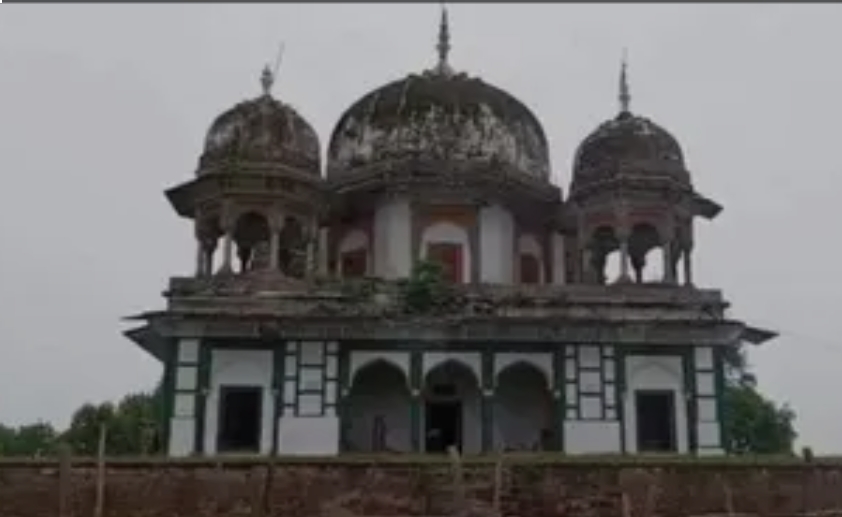 फतेहपुर विवादित इमारत की जांच रिपाेर्ट डीएम ने कमिश्नर को भेजी