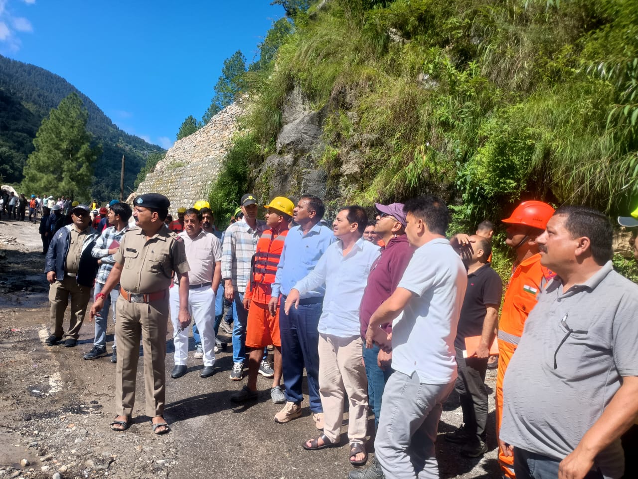 यमुनोत्री मार्ग पर स्यानाचट्टी में बनी झील में डूबे 30 से अधिक आवासीय भवन, खतरा बरकरार