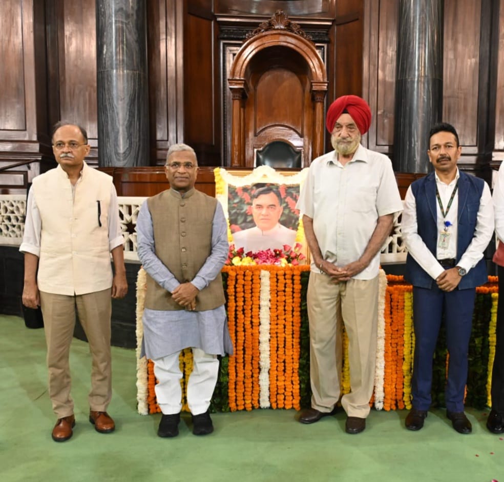 संसद सदस्यों ने लोकसभा के पूर्व अध्यक्ष डा. बलराम जाखड़ की जयंती पर श्रद्धांजलि अर्पित की