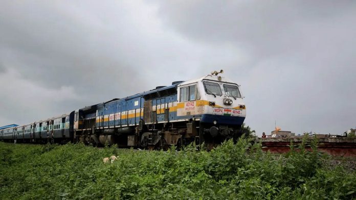 भारी बारिश के कारण एक दिन निलंबन के बाद जम्मू से ट्रेन सेवाएं बहाल