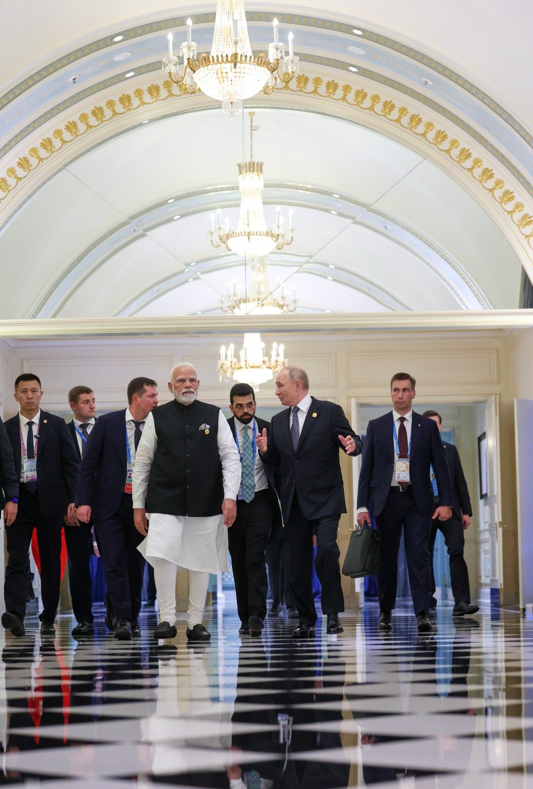 कठिन से कठिन परिस्थितियों में भी भारत और रूस कंधे से कंधा मिलाकर चले : प्रधानमंत्री