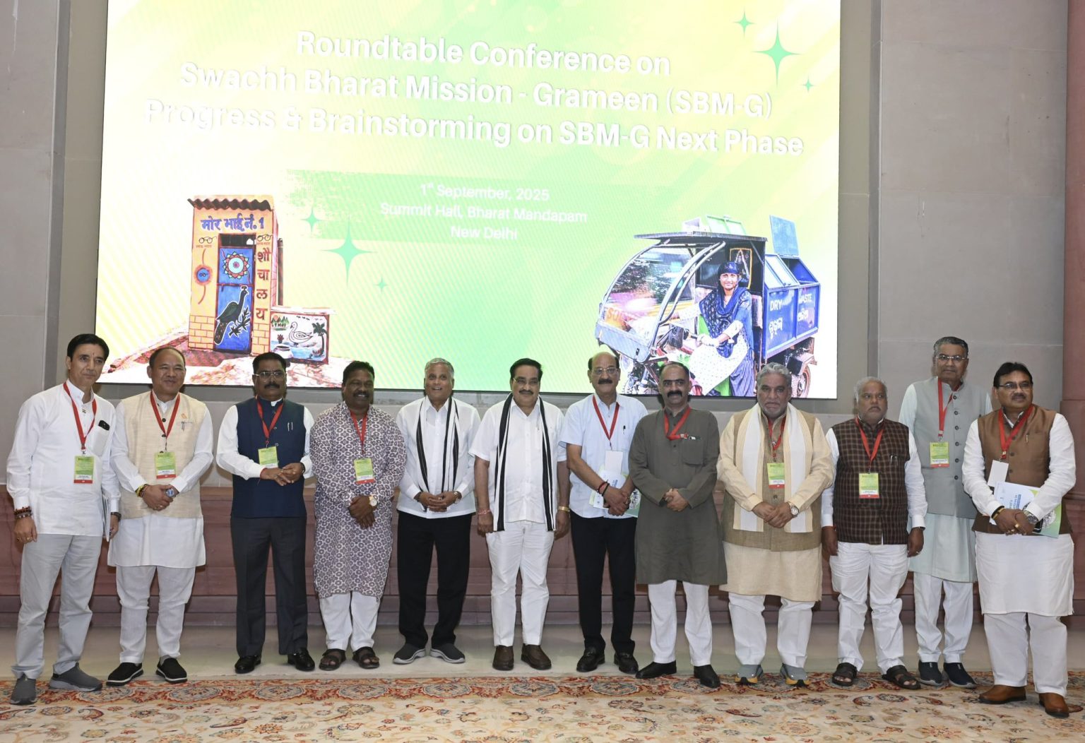 स्वच्छ भारत और जल जीवन मिशन देश को स्थायी स्वच्छता की ओर ले जा रहे हैं: सीआर पाटिल