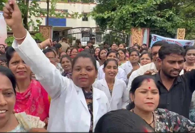 छत्तीसगढ़ में राष्ट्रीय स्वास्थ्य मिशन के 16500 कर्मचारियों ने दिया इस्तीफा