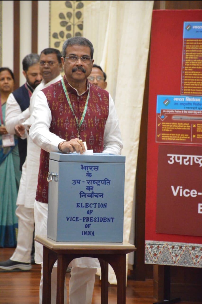 उपराष्ट्रपति चुनावः दोपहर 3 बजे तक 96 फीसदी मतदान
