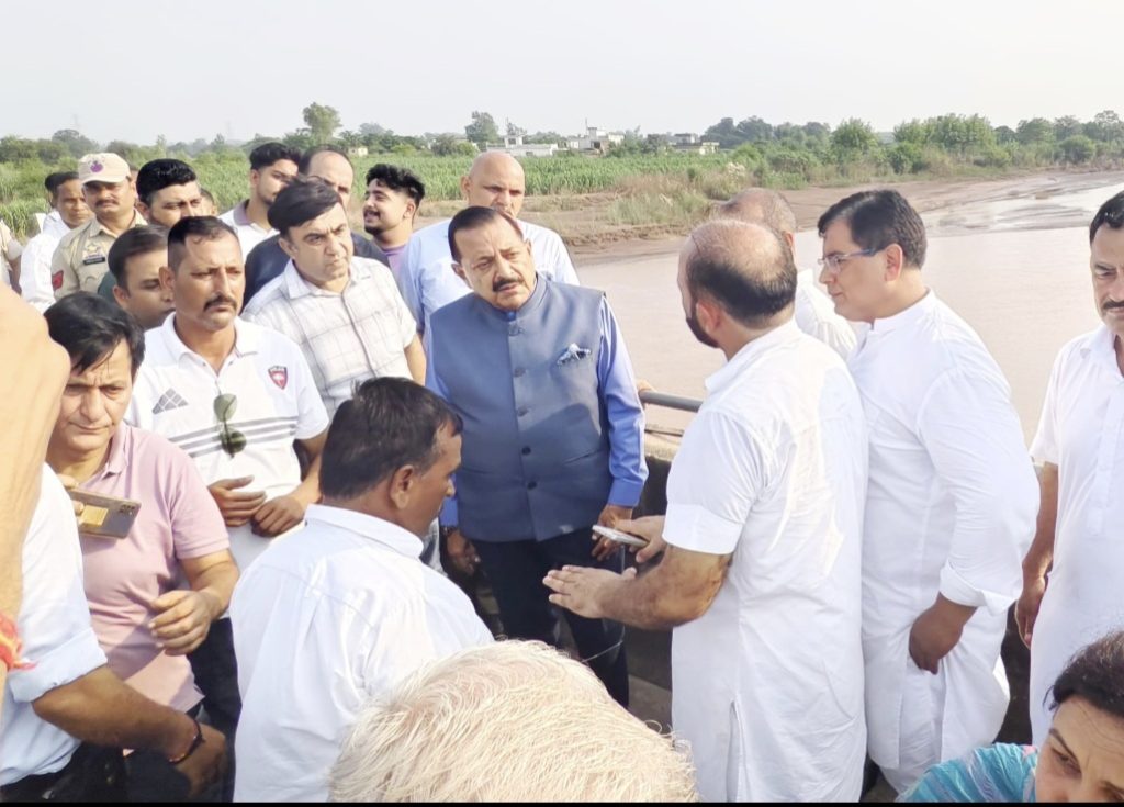 सरकार ने पंजाब के बाढ़ प्रभावित क्षेत्रों के पुनर्निर्माण के लिए पूर्ण सहयोग का आश्वासन दिया: जितेंद्र सिंह
