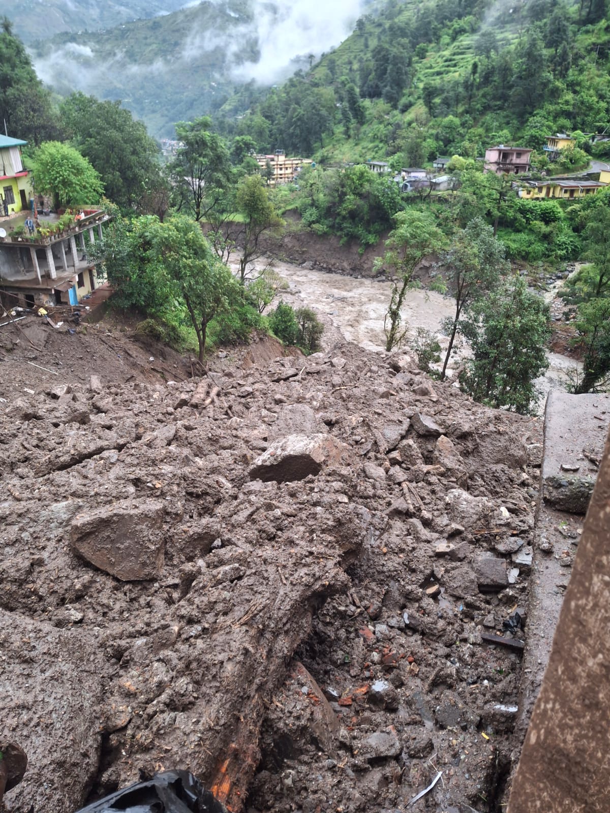 उत्तराखंडः देहरादून व चमोली में आपदा के दौरान लापता हुए लोगों की तलाश जारी, दो जिलों में भारी बारिश का अलर्ट
