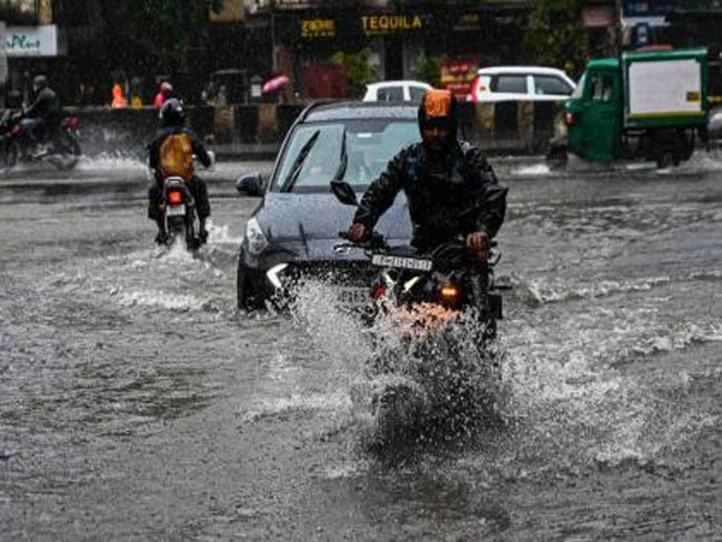 महाराष्ट्र के ३० जिलों में बाढ़ का कहर, ८ लोगों की मौत और १० घायल