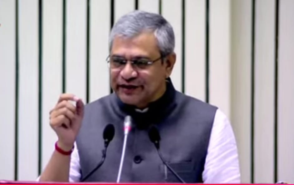 फिल्म इंडस्ट्री में इस्तेमाल होने वाले सभी उपकरणों का निर्माण भारत में होगा: अश्विनी वैष्णव