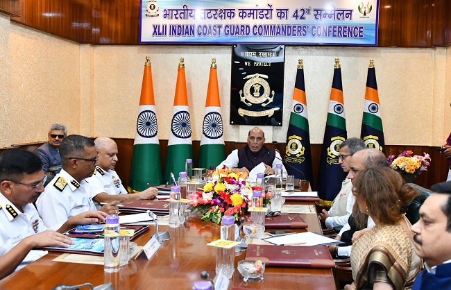 रक्षा मंत्री ने हिंद महासागर क्षेत्र में आईसीजी के बढ़ते रणनीतिक महत्व को रेखांकित किया
