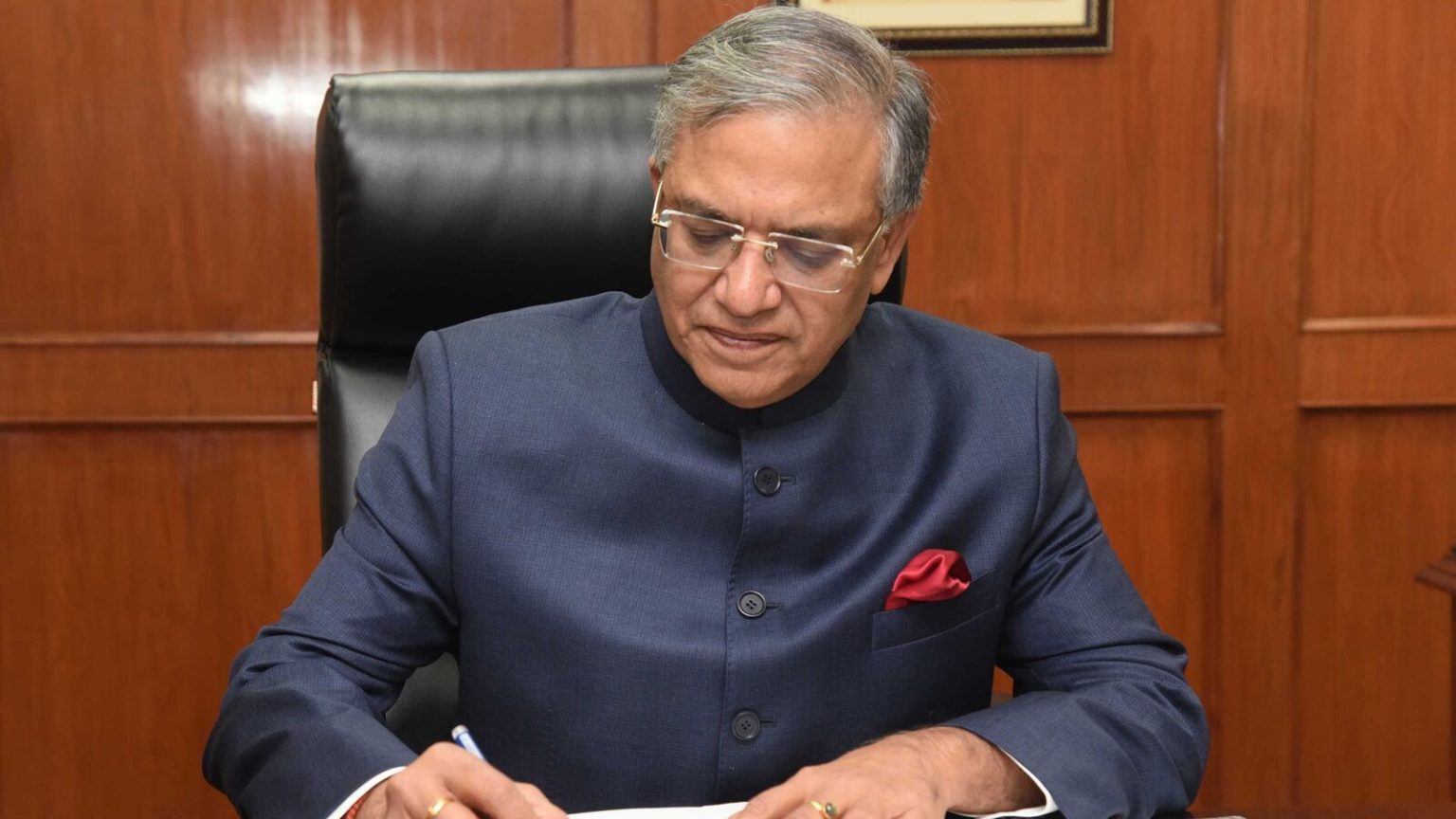 मुख्य चुनाव आयुक्त ज्ञानेश कुमार ने बिहार विधानसभा चुनाव के लिए पर्यवेक्षकों के साथ समीक्षा बैठक की