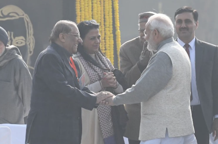 प्रधानमंत्री मोदी ने वरिष्ठ भाजपा नेता विजय कुमार मल्होत्रा ​​को श्रद्धांजलि दी, उनके सेवापूर्ण जीवन पर प्रकाश डाला