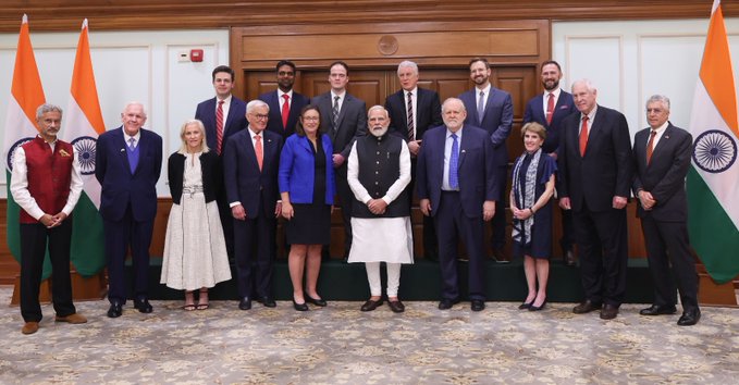  प्रधानमंत्री मोदी ने वाल्टर रसेल मीड के नेतृत्व वाले अमेरिकी प्रतिनिधिमंडल से की महत्वपूर्ण मुलाकात