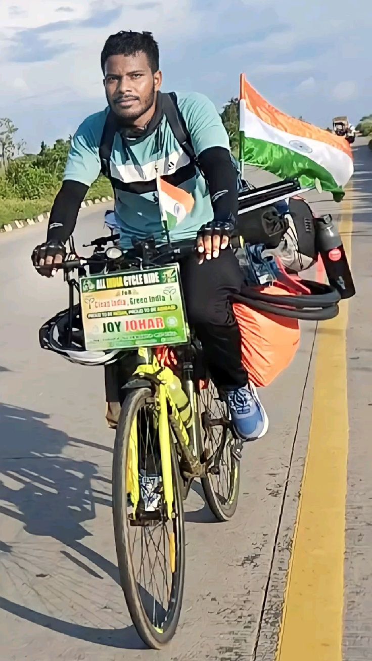 24 हजार किलोमीटर की साइकिल यात्रा पूरी कर घर लौटे अमृत किस्कु