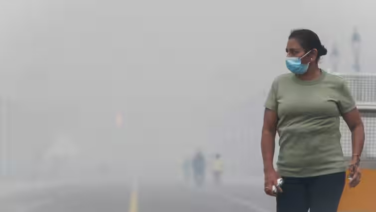 आर्टिफिशयल रेन हुई फेल, अब कुदरती बारिश से गिरेगा AQI! दिल्ली-NCR में हल्की बौछारों ने बनाई उम्मीद