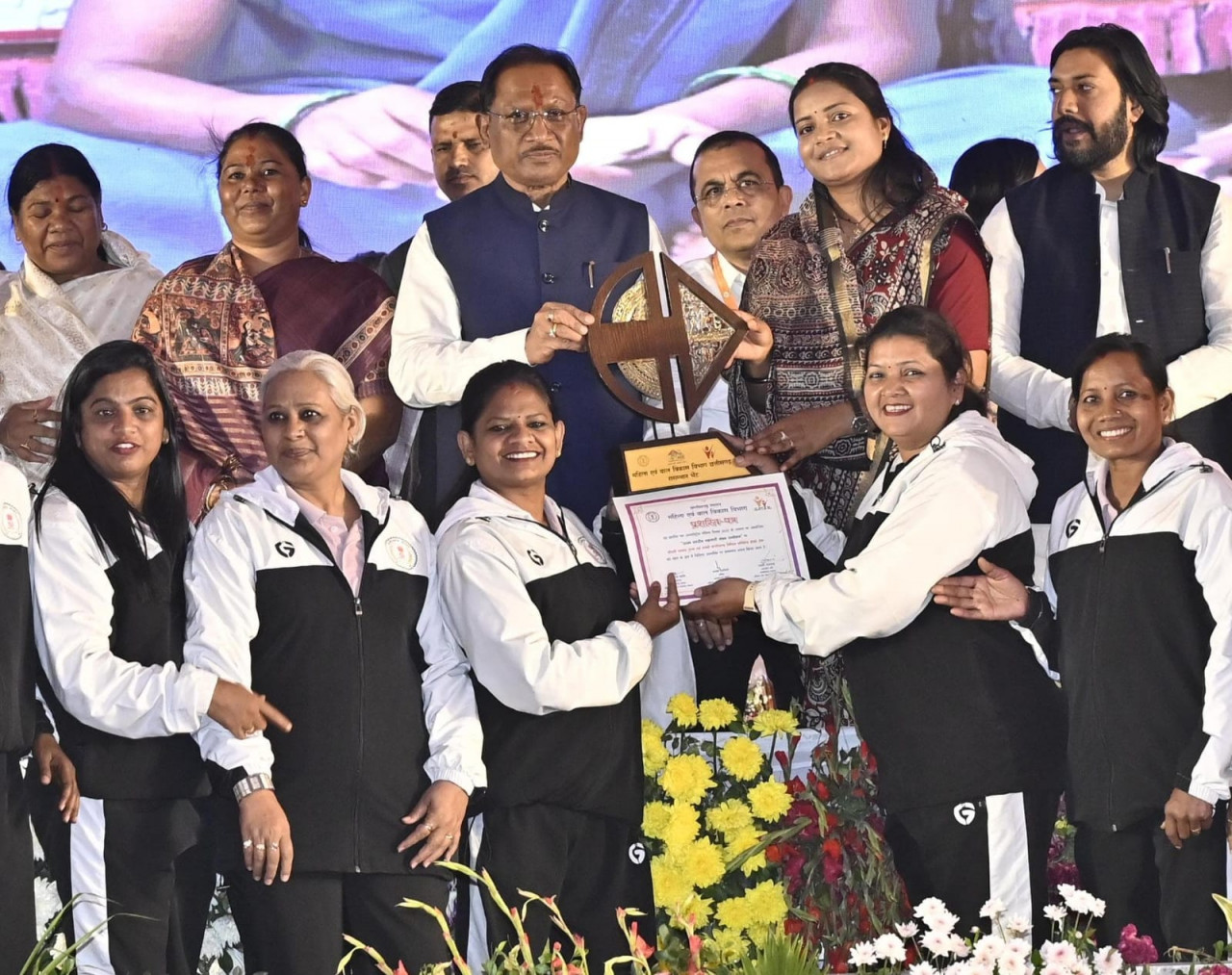 छत्तीसगढ़ : विशेष लेख : नई उड़ान, नया क्षितिज - छत्तीसगढ़ में महतारियों के सशक्तिकरण की कहानी