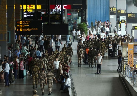  दिल्ली हवाई अड्डे पर सुरक्षा कड़ी, डायल ने यात्रियों से समय से पहले पहुंचने की अपील की