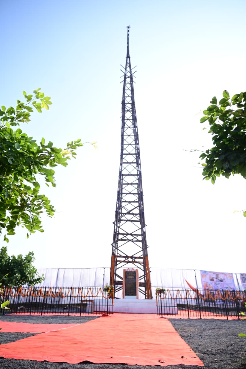 विष्णु देव साय ने 140 फीट ऊँचे बैम्बू टावर पर फहराया तिरंगा, बाेले- यह संरचना छत्तीसगढ़ की परंपरा, कौशल और नवाचार है